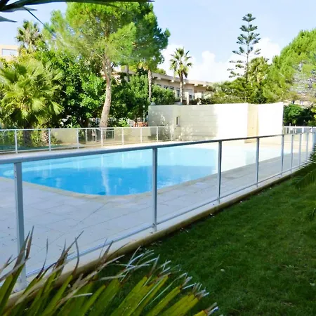 Le Palm, Climatise Pour 4 Personnes Avec Vue Et Piscine Sur Le Port D'hyeres * 히에레
