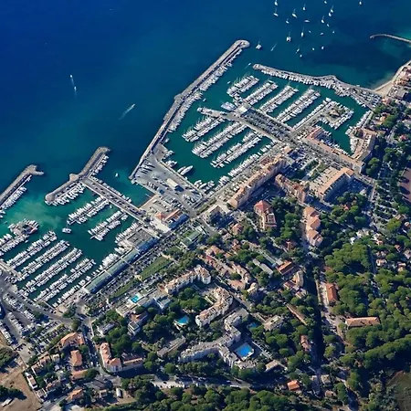 Le Palm, Climatise Pour 4 Personnes Avec Vue Et Piscine Sur Le Port D'hyeres 아파트 히에레