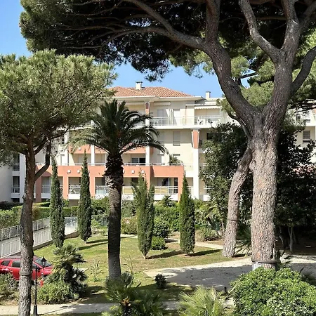 Le Palm, Climatise Pour 4 Personnes Avec Vue Et Piscine Sur Le Port D'hyeres 아파트